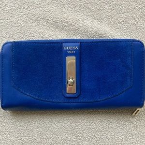 GUESS Zip-Around Wallet